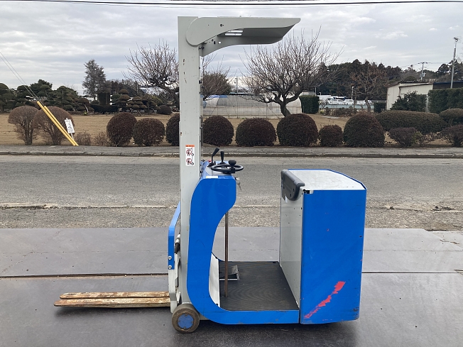 biglemon_kenkey's tweet photo. ⚡️トヨタ電動フォークリフト700kg
100V充電で電気代約1/3削減!
✅2018年式で状態良好
✅排ガスゼロで室内作業OK
✅信頼のトヨタ品質
✅千葉県から全国配送可
BIGLEMON掲載中📱
https://t.co/21EmIGJTor
#フォークリフト #トヨタ #電動 #物流効率化 #中古機械 #BIGLEMON https://t.co/lXFaDEGKDn