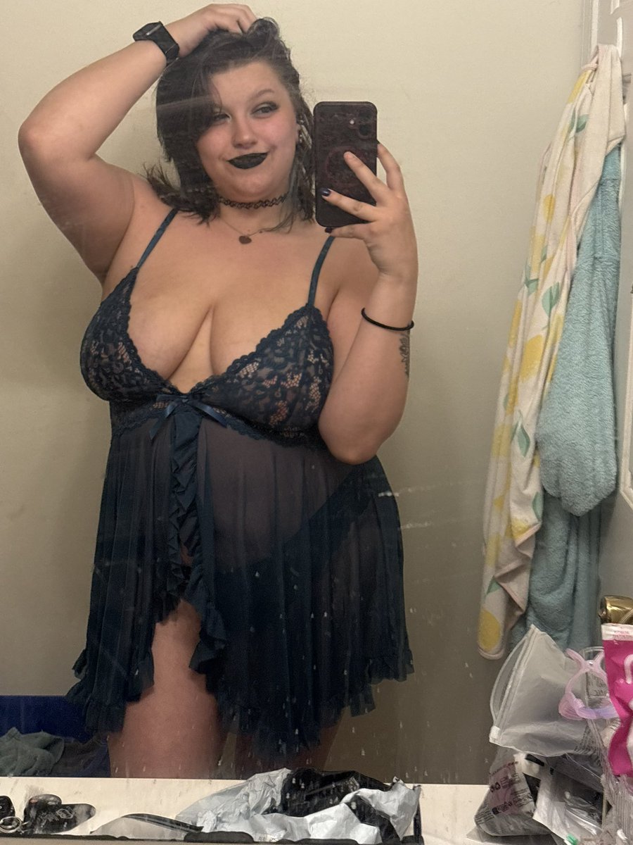 AshleeK666's tweet photo. Loving the new lingerie 🩷 https://t.co/ncWKkB64hT