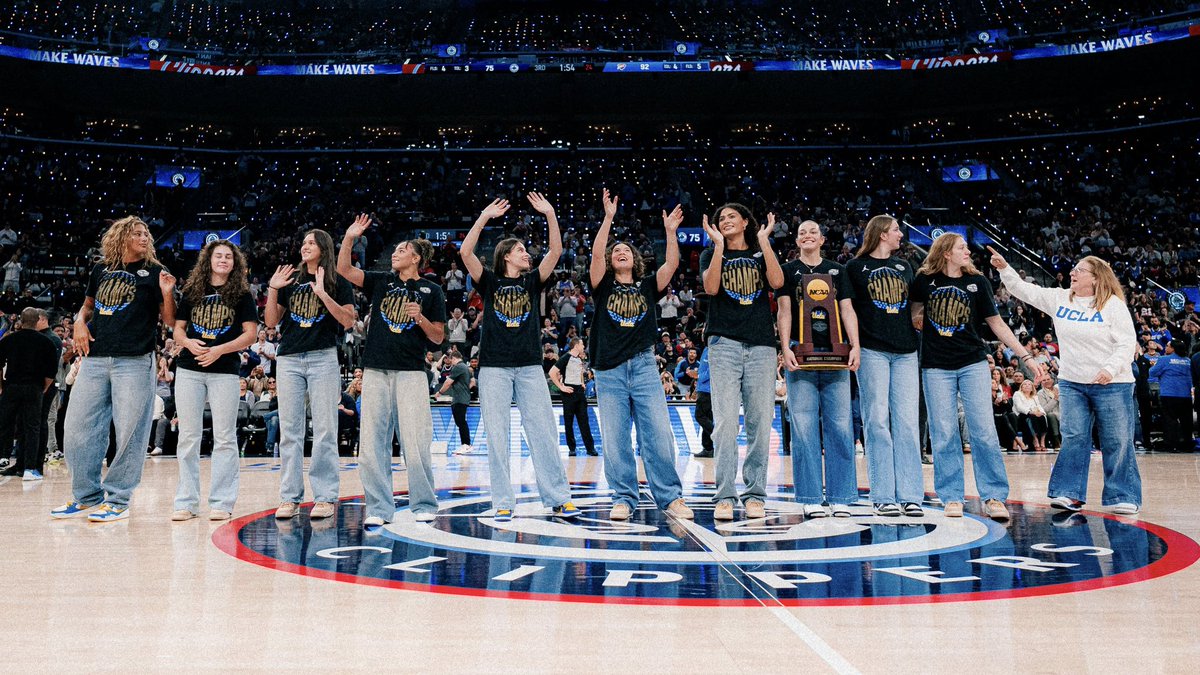 A standing ovation for the National Champions!

Congrats again, <a href="/UCLAWBB/">UCLA Women's Basketball</a> 💙🏆