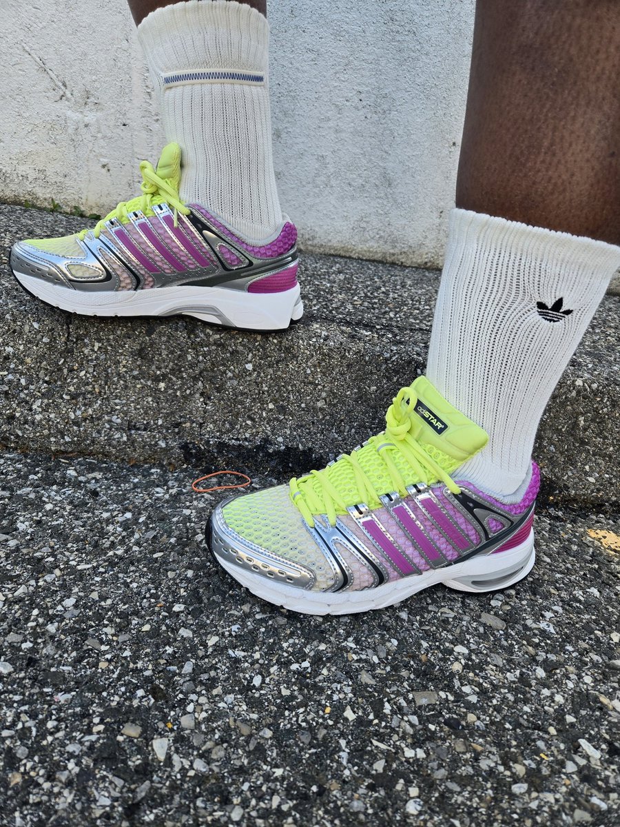 trudyspeaks's tweet image. 👟: Adidas Adistar Control 5 'Semi Pulse Liliac/Semi Frozen Yellow/Grey'
🧦:Adidas Bad Bunny 
.
#threestripesvibes #threestripes #adidas #UB #3stripes #ultraboost  #confirmyourcraft