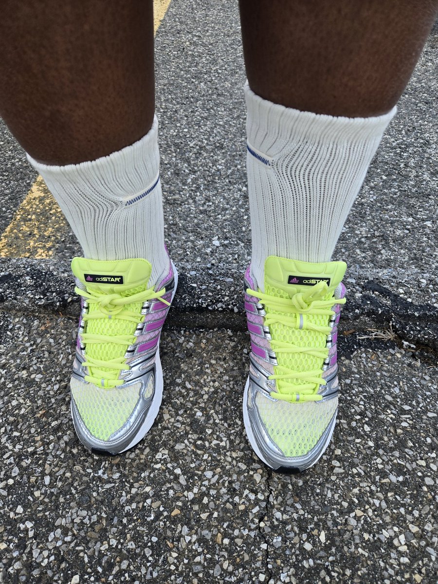 trudyspeaks's tweet image. 👟: Adidas Adistar Control 5 'Semi Pulse Liliac/Semi Frozen Yellow/Grey'
🧦:Adidas Bad Bunny 
.
#threestripesvibes #threestripes #adidas #UB #3stripes #ultraboost  #confirmyourcraft