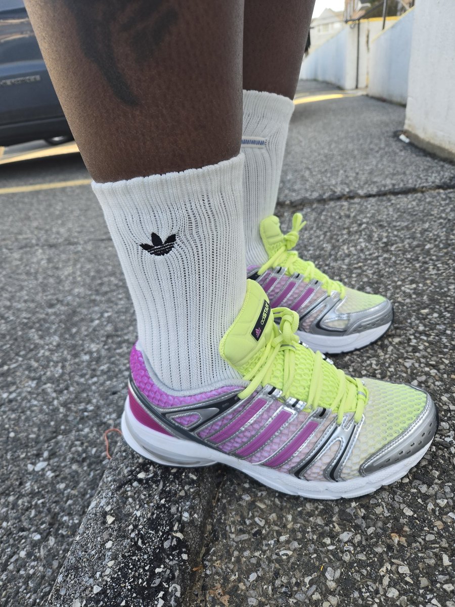 trudyspeaks's tweet image. 👟: Adidas Adistar Control 5 'Semi Pulse Liliac/Semi Frozen Yellow/Grey'
🧦:Adidas Bad Bunny 
.
#threestripesvibes #threestripes #adidas #UB #3stripes #ultraboost  #confirmyourcraft