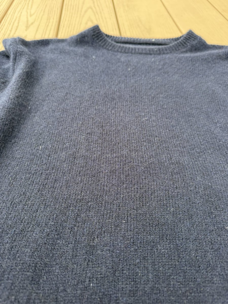 therealmcnair's tweet image. Cleaning day for the Vinny sweaters.

I’ve worn one almost every day for the past month. Putting my kid to bed. Playing golf. Flights across the country. These things have been put through it all.

And I’ve got to say, I’m blown away by the quality and durability. Honestly unlike