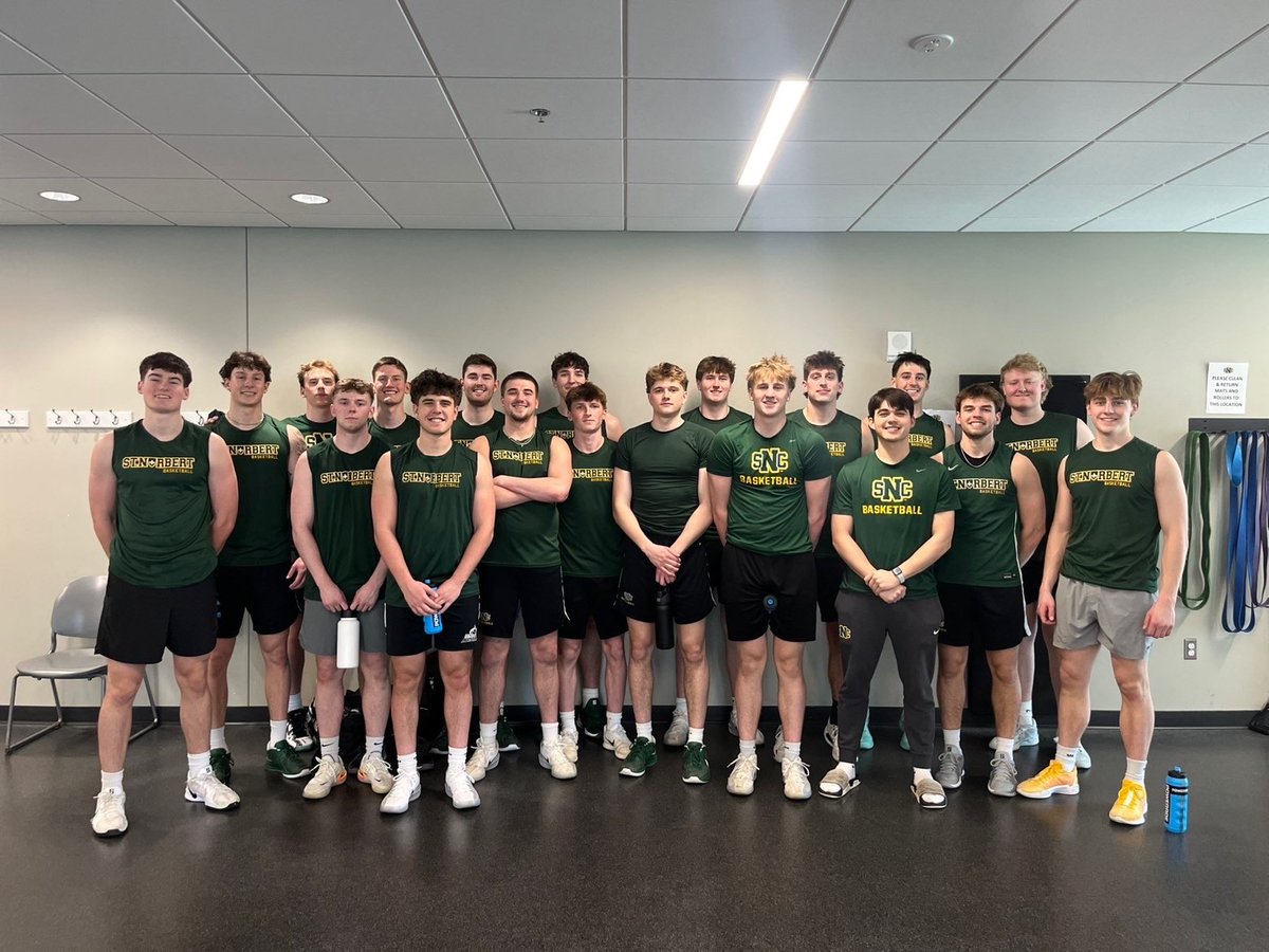 SNCMensBB's tweet photo. #greenout #d3week #gogreenknightsโ๏ธ https://t.co/8Xv1rL5b8O