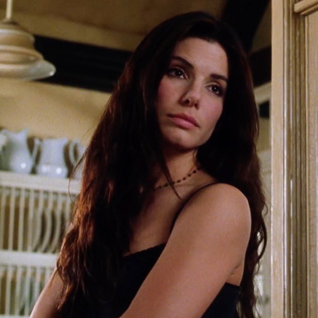 Sandra Bullock Source 🪄 tweet media