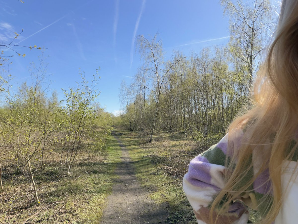 rly cool girl tweet media