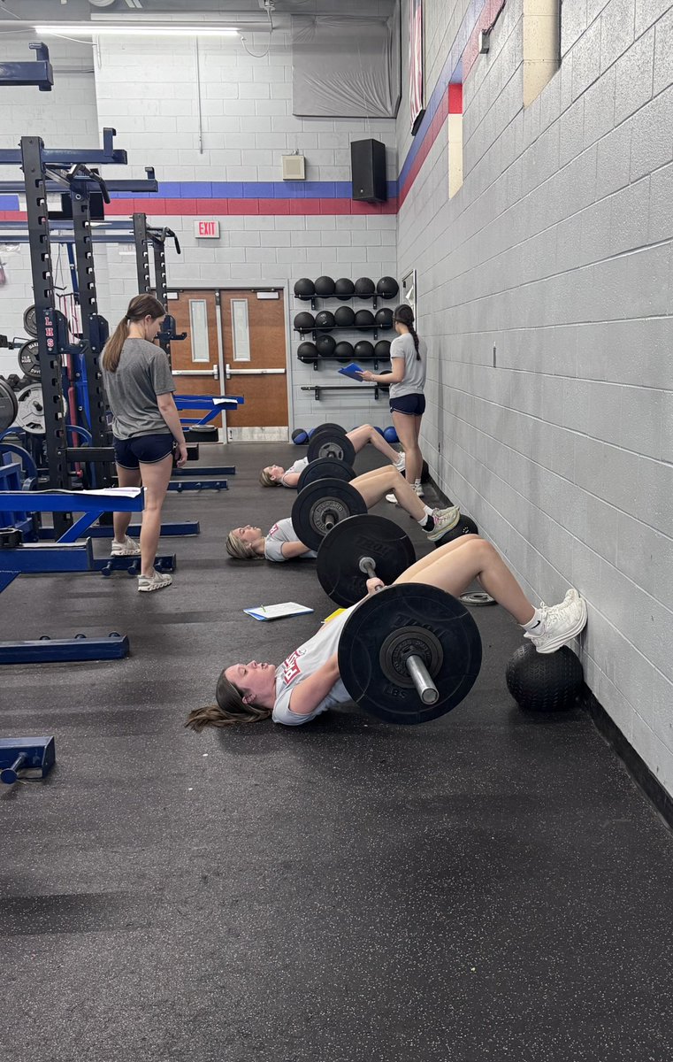 VbPatriots's tweet photo. We’re back!  It’s been awhile but here’s what happens when the knee pads come off! Nearing our final phase of building strength and explosiveness!  The team that lifts together, wins together 💪🏻💨 https://t.co/eS01NQpr7t