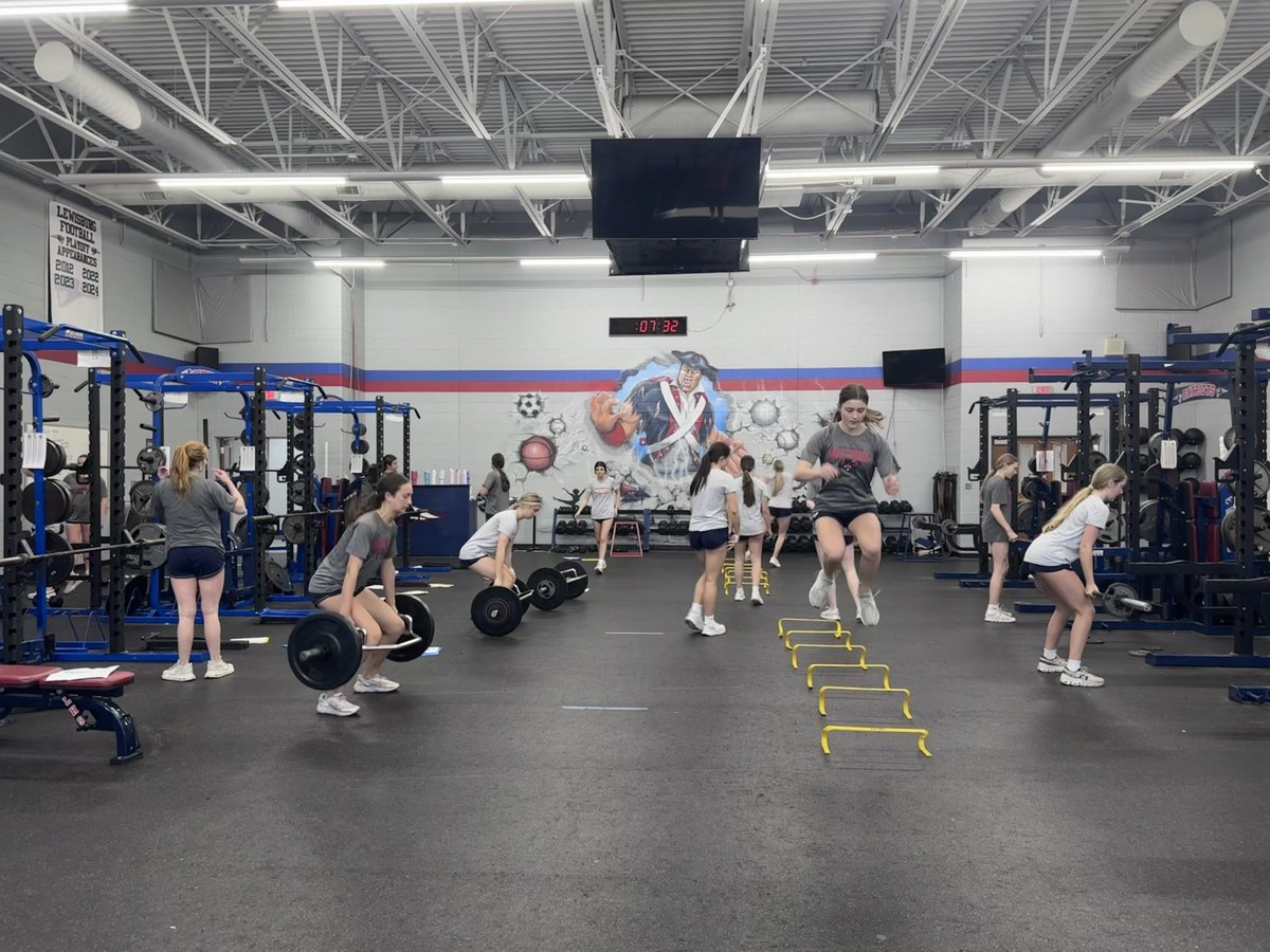 VbPatriots's tweet photo. We’re back!  It’s been awhile but here’s what happens when the knee pads come off! Nearing our final phase of building strength and explosiveness!  The team that lifts together, wins together 💪🏻💨 https://t.co/eS01NQpr7t
