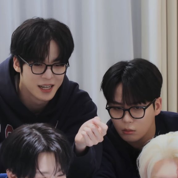 2ho archive tweet media