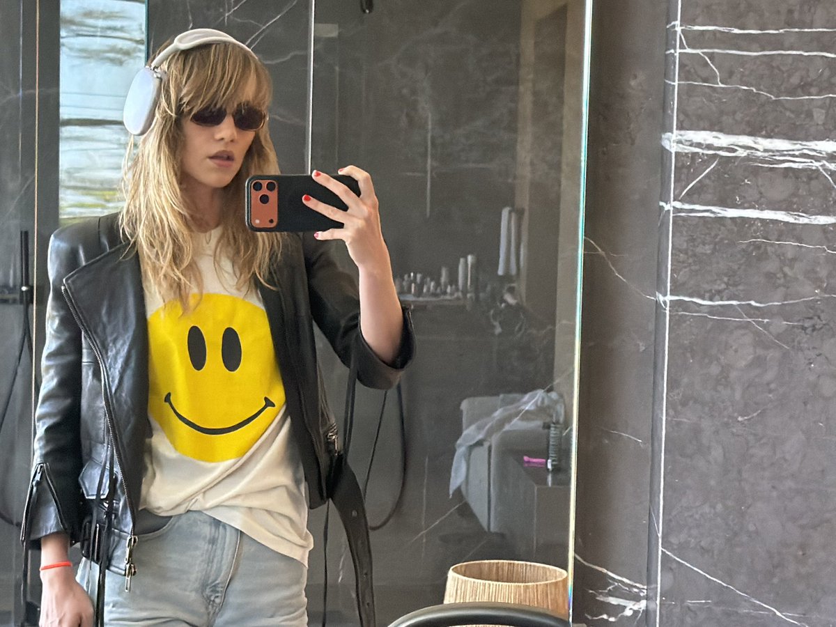 Suki Waterhouse tweet media