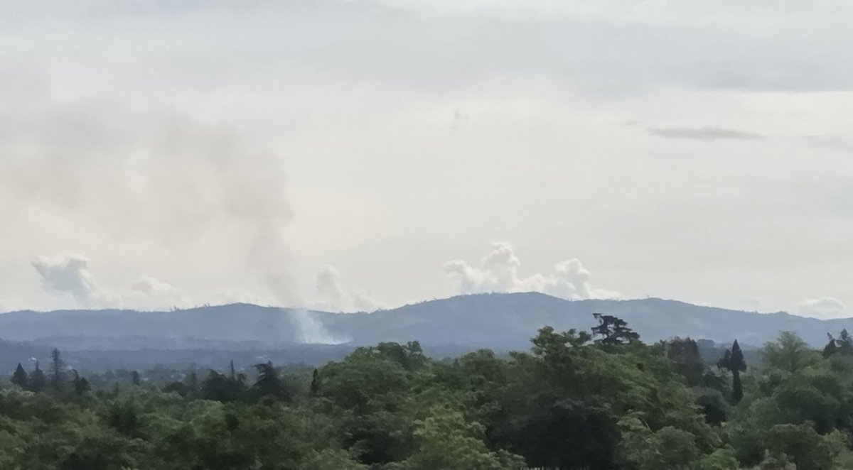 CALFIRE_ButteCo's tweet image. #Phoenix [update] Today's burn operation was very successful. We got good consumption of the piles of fire fuel, and the project finished ahead of schedule. This morning, smoke was visible from the valley floor around Oroville as our crews lit 500 piles and monitored the results.