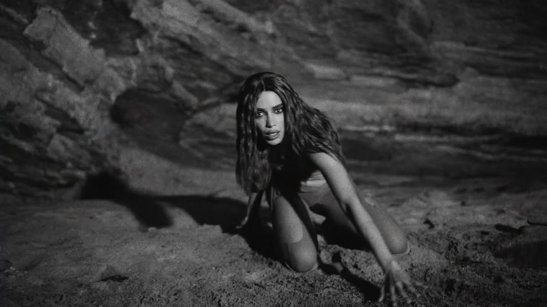 Update Anitta tweet media