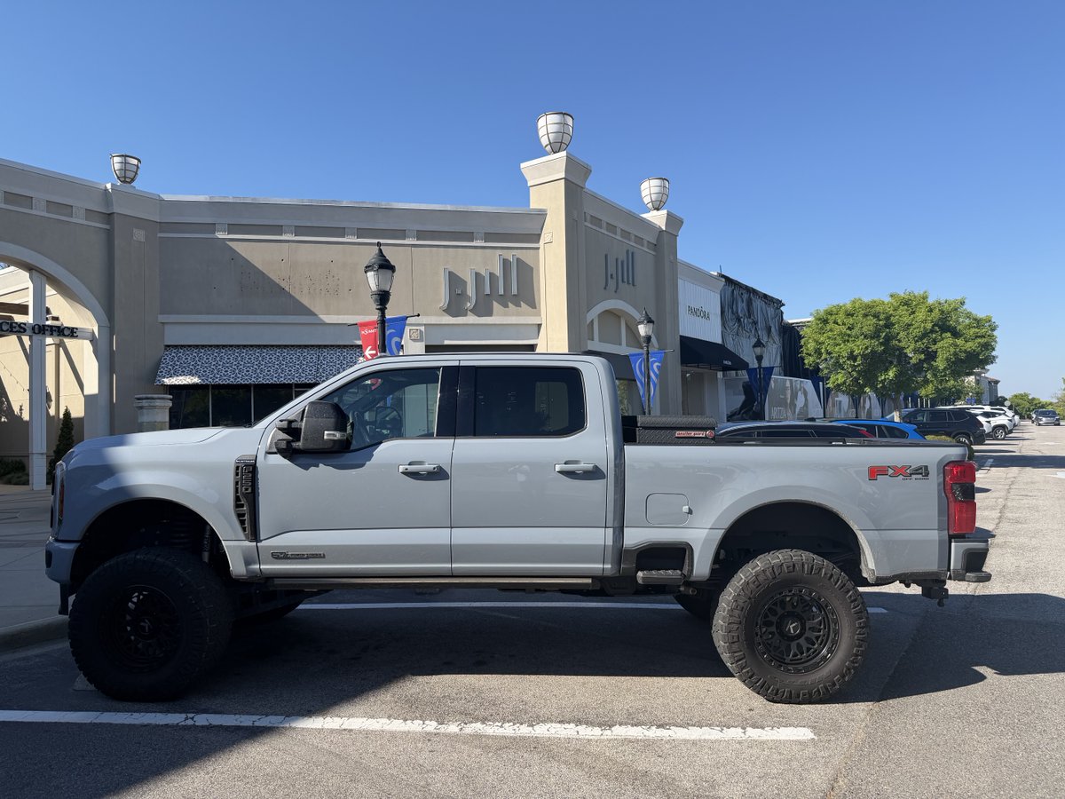 Laurence Fox tweet media