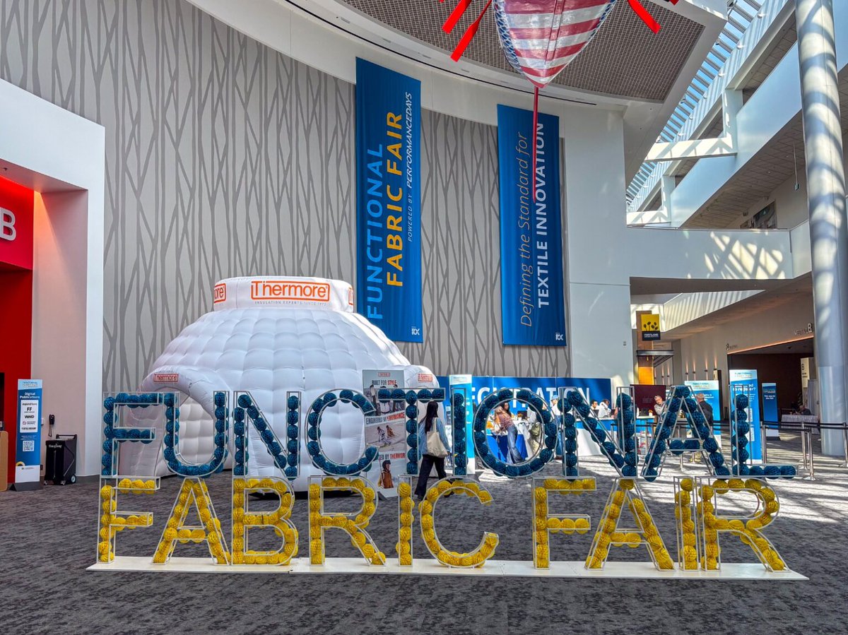 AdrianaMiraSV's tweet photo. 🇸🇻🇺🇸 Participamos en espacios internacionales que fortalecen la proyección de la industria textil salvadoreña, generando oportunidades concretas para posicionar nuestros productos en mercados exigentes como el de Estados Unidos. 🧵

Más detalles: 
https://t.co/i8sZCkJBf6 https://t.co/djEx8HS3cC