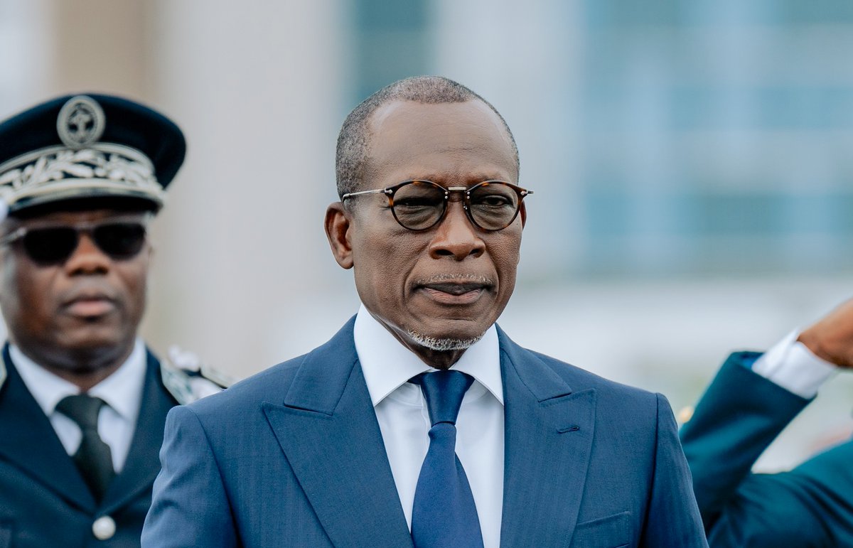 HRF_fr's tweet photo. 1/ HRF condamne la parodie de scrutin présidentiel organisée par le régime autoritaire de Patrice Talon au #Bénin ce 12 avril. L'absence de vrai challenger au pouvoir sortant réduit ce scrutin à une formalité à l'issue prédéterminée et entérine la continuité du pouvoir en place. https://t.co/Q1R0HKpaQR