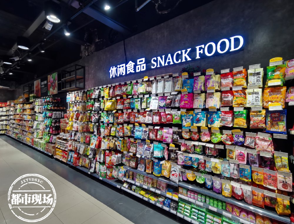 black hair tip of tweet media