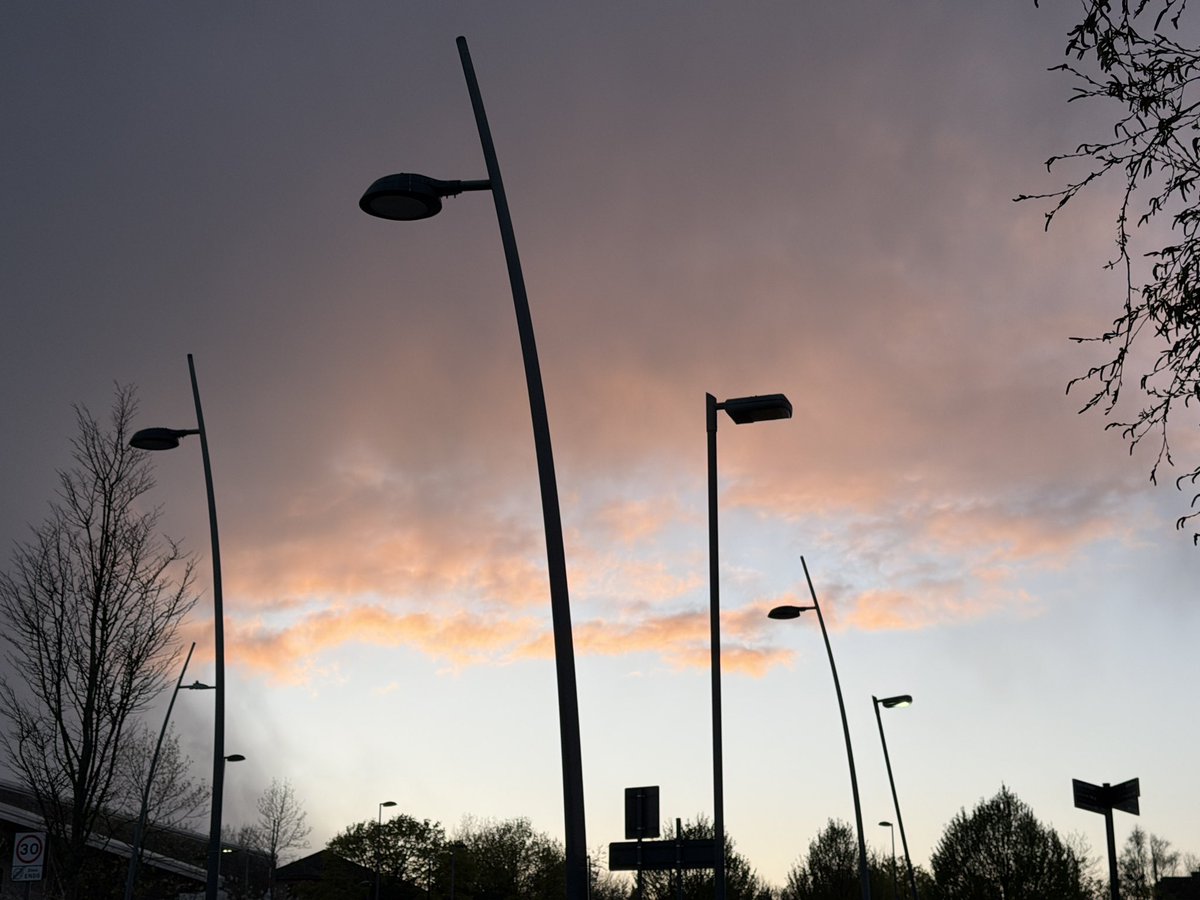 ManelRoura's tweet image. An spectacular sky at #sunset caught me at the #Telford town centre.