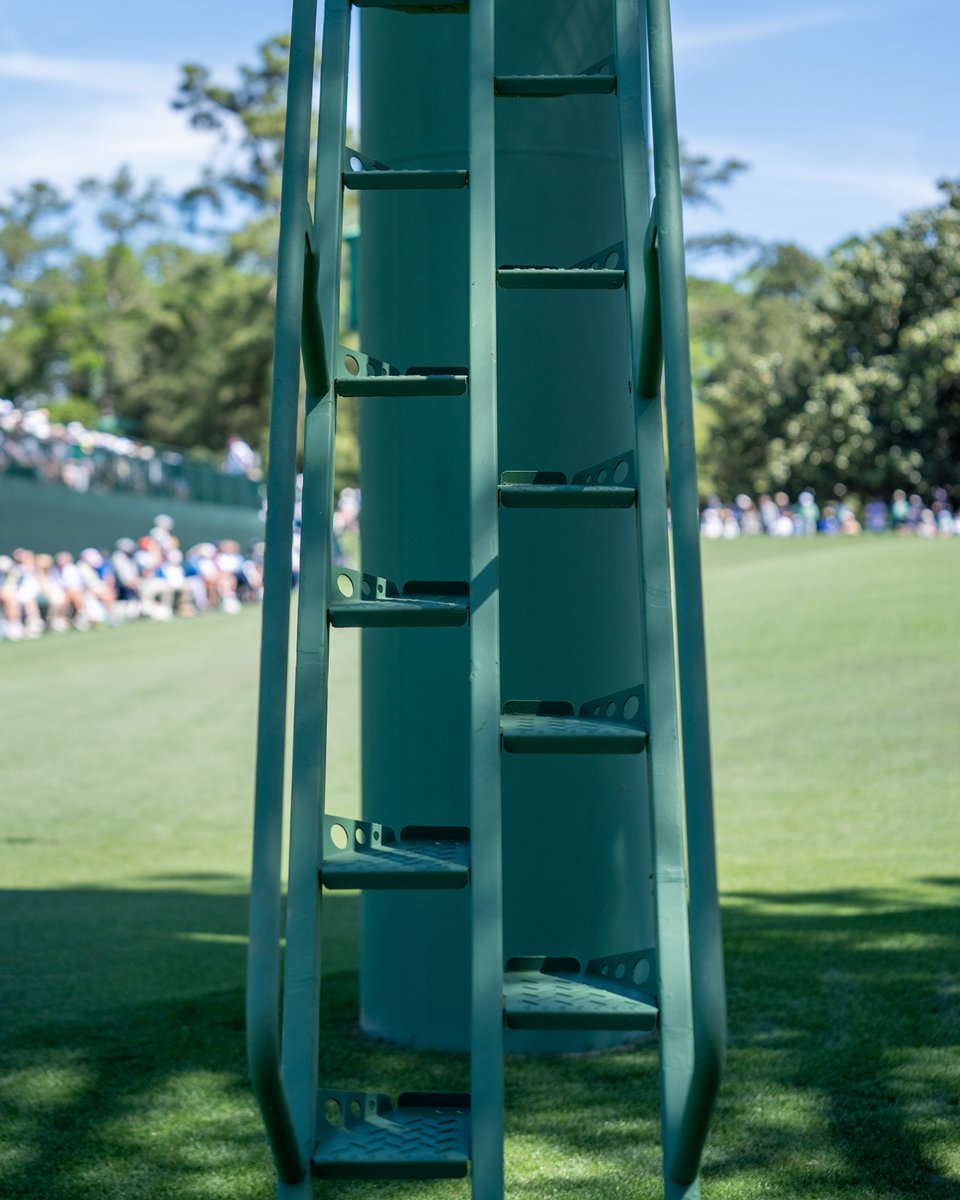dylan_dethier's tweet image. Augusta National uses a type of ladder I did not know existed