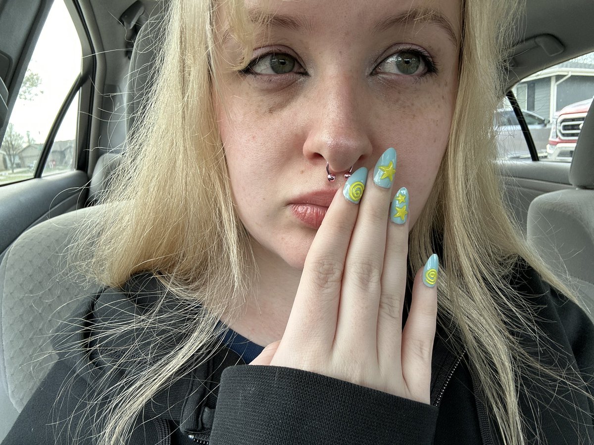 ella ; 🍮 tweet media