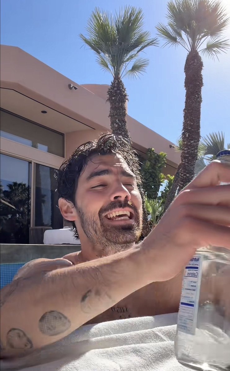 Pri 💫 tweet media