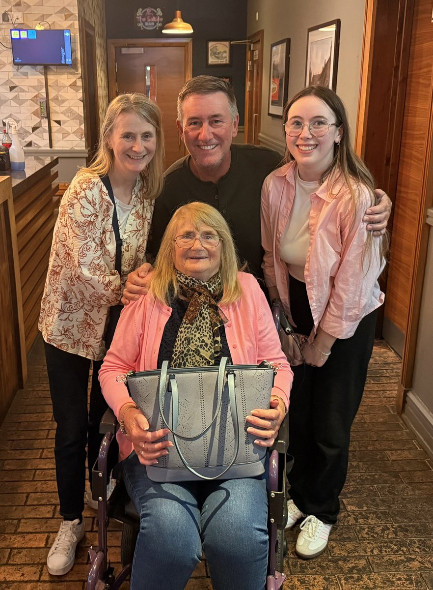 HM071977's tweet image. And there she is, my best pal 82 today &amp;amp; fabulous 👌🥰🥰🥰 #mum