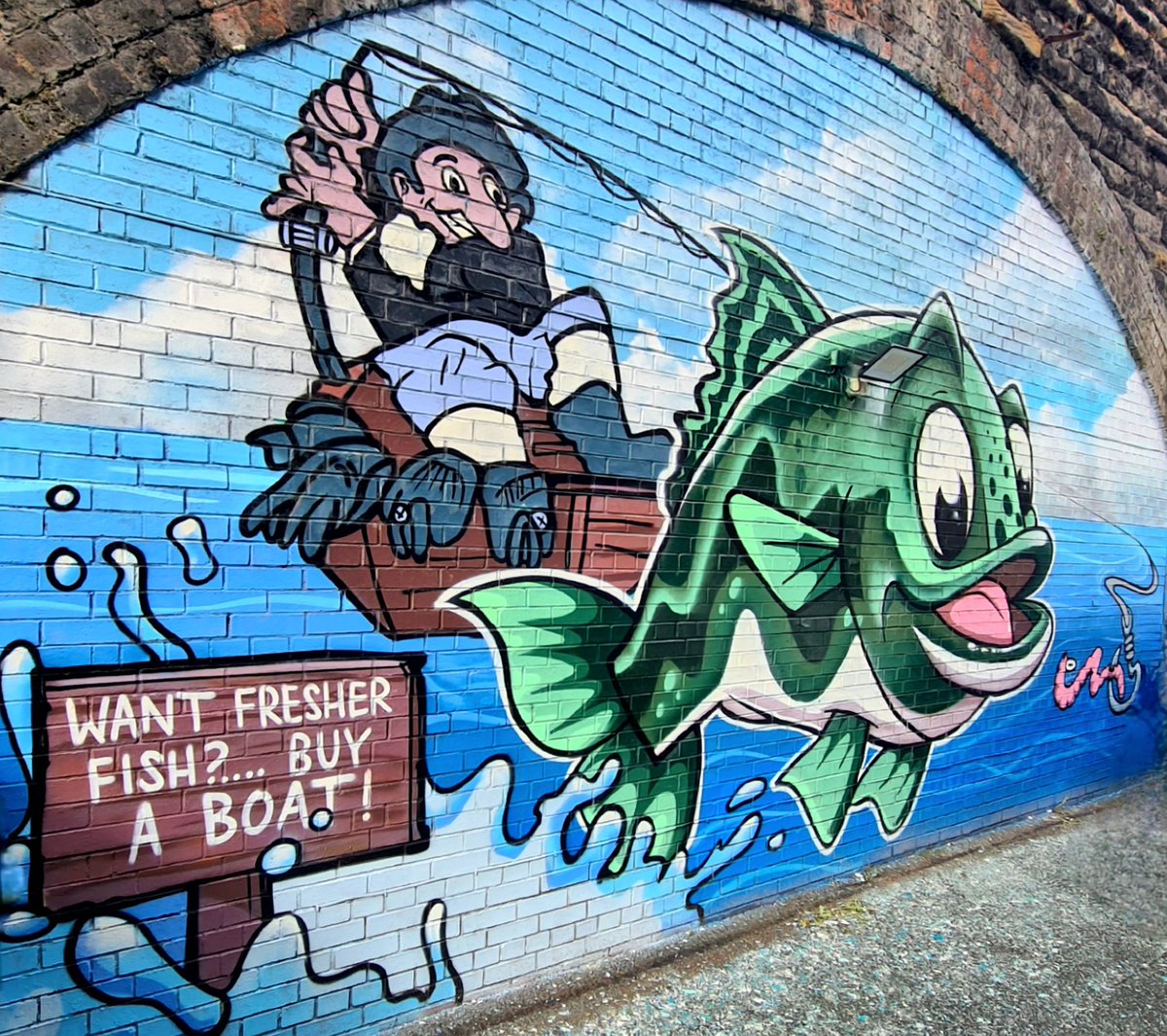 is_glasgow's tweet image. Love this new mural on the Fish Plaice just off Saltmarket in Glasgow, especially the tag line - it's very much in keeping with the Glaswegian sense of humour.

#glasgow #mural #saltmarket #streetart #glasgowhumour #glasgowmurals
