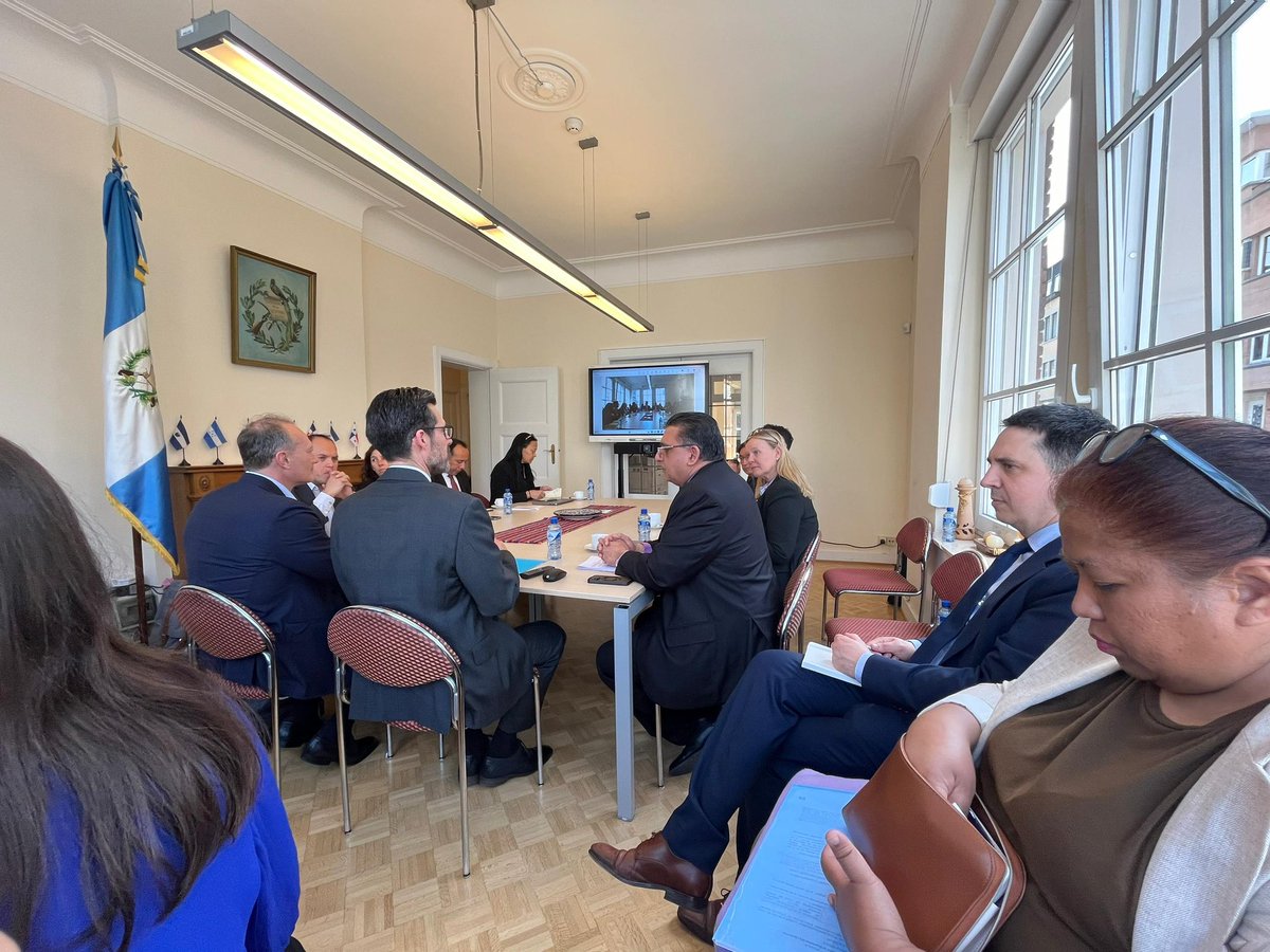 mdkhas's tweet photo. Had the privilege of attending the Palm Oil Global Community Meeting today, hosted by Guatemala's Ambassador HE Jose Gabriel Lambour Penalonzo. We deliberated into EUDR reviews and new initiatives. I shared Malaysia’s take on EUDR and related  palm oil industry updates👍🇲🇾🇬🇹 https://t.co/jg7lmxi1YM