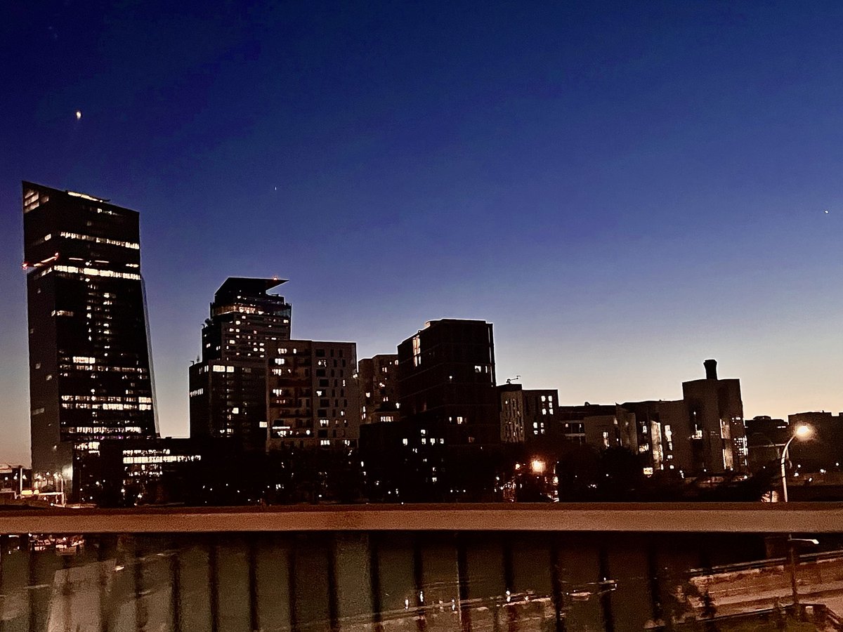 Llyaollya's tweet image. The city is full of light.
Full of life.

And yet… some of us are quietly losing everything.

I’m a mother of two, doing everything I can to hold on.
But I’m running out of time.

If this reaches you… please help or share.

gofund.me/010b3223e

#CityLights #UrbanNight #sos