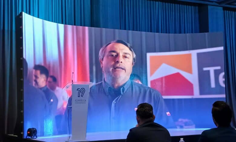 ReportAcero's tweet photo. Entre aranceles y disrupción tecnológica, la industria automotriz redefine su estrategia #Ternium https://t.co/Dtwxyd9Px6 https://t.co/G4qpH6X9u3
