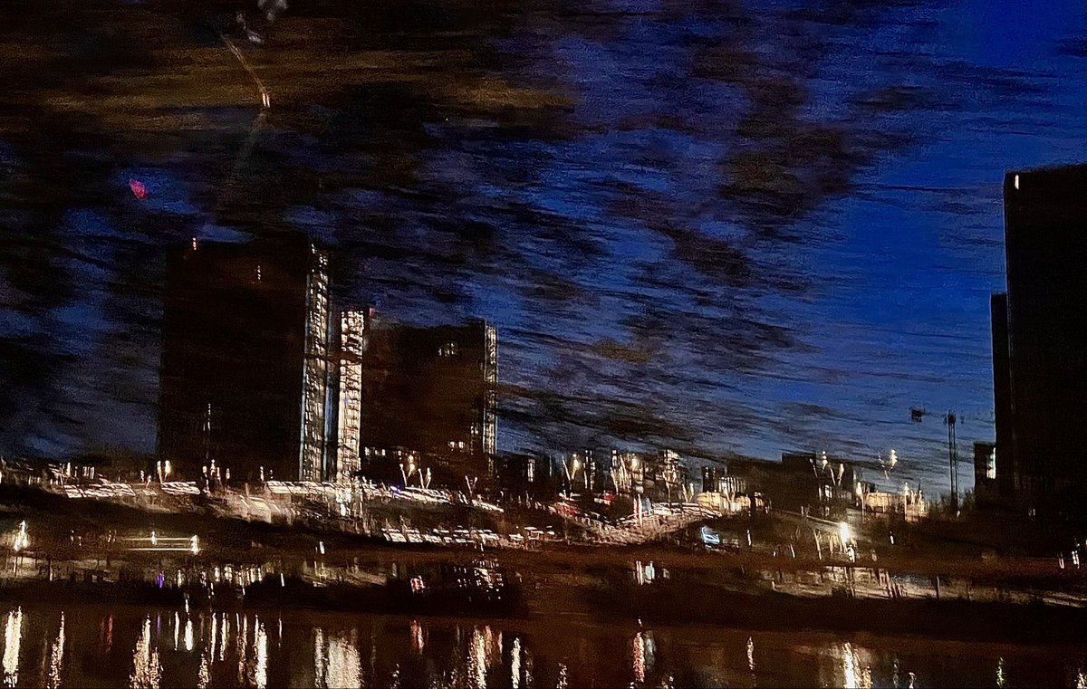 Llyaollya's tweet image. Everything is moving.
Blurring.
Slipping away.

That’s exactly how my life feels right now.

I’m a mother of two, trying to hold on…
but I’m running out of time.

If this reaches you, please help or share.

gofund.me/010b3223e

#BlurredReality #UrbanNight #LightAndShadow