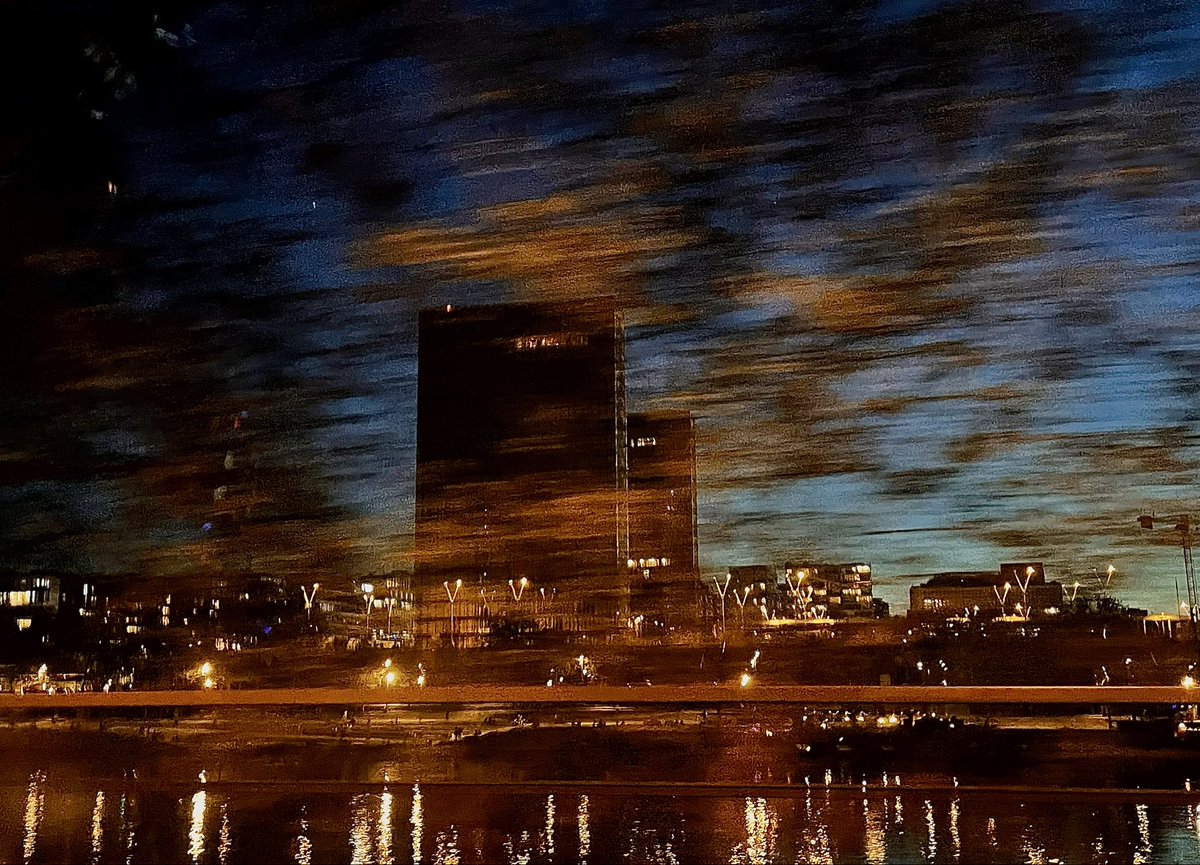 Llyaollya's tweet image. Everything is moving.
Blurring.
Slipping away.

That’s exactly how my life feels right now.

I’m a mother of two, trying to hold on…
but I’m running out of time.

If this reaches you, please help or share.

gofund.me/010b3223e

#BlurredReality #UrbanNight #LightAndShadow