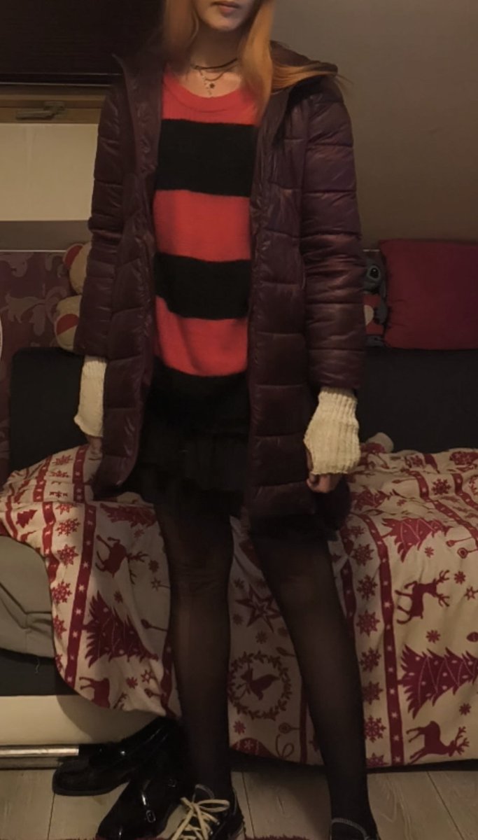 PH0ENIXOXO's tweet image. There's no way to get my legs to be thin unless I'm under BMI 10 it seems