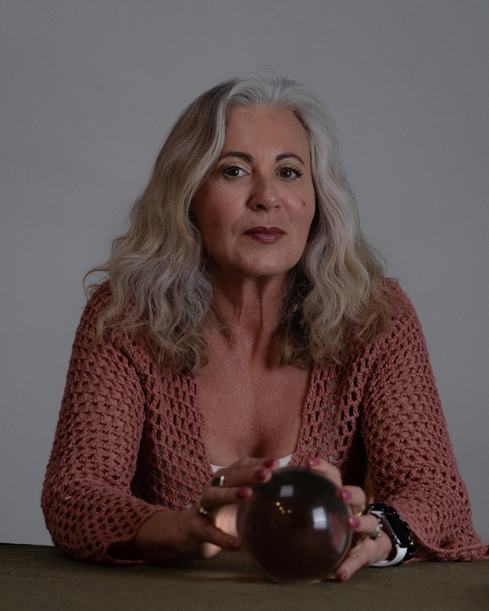 JGordonBramer's tweet image. I got some professional photographs taken in early March and I just got them back. Fun! I will save some for later but here's a few:

Photographer: Collin Garrity