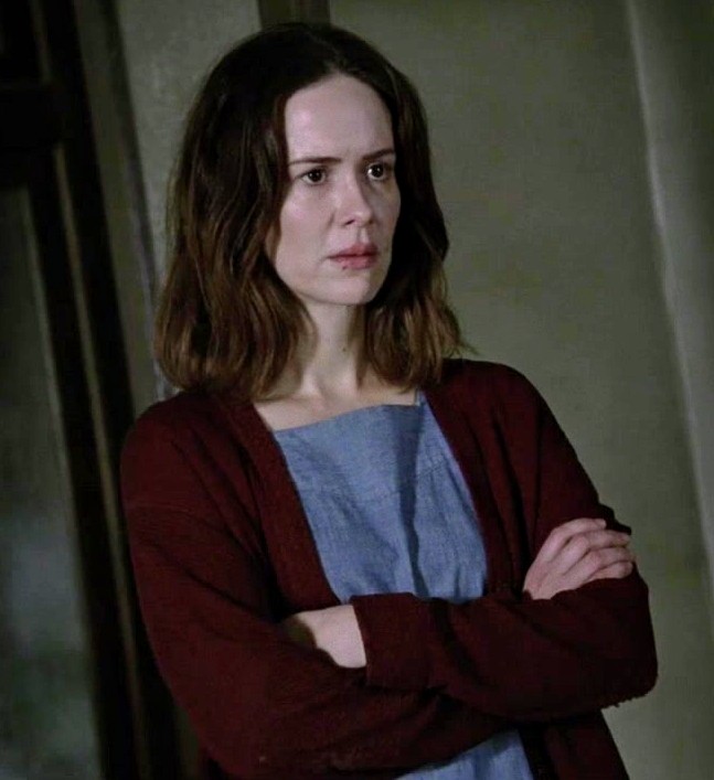 xiomi 🦋 • lily rabe tweet media