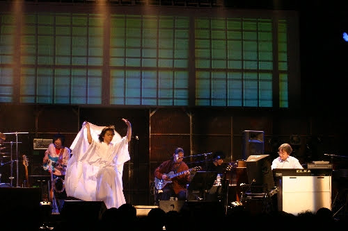 koronta33's tweet photo. 2006年4月８日９日
新●月コンサートが実に26年ぶりに原宿クエストホールで開催されました。

Photo by　黄泉谷アピ
新月 #花本彰 #北山真 #津田治彦 #鈴木清生 #高橋直哉 
#小久保隆 #清水一登　#よひら青子 #時任顕示 https://t.co/W6JtuaDMiG