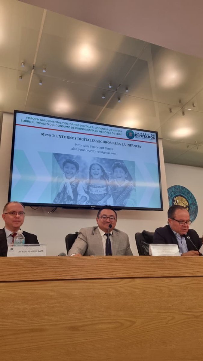AlanB_T's tweet photo. Participamos en el Foro Salud Mental y Entornos Digitales en la @CDiputados en pro de la protección integral de NNA en entornos digitales en México. 

Esperamos que las aportaciones logren plasmarse en leyes que procuren a nuestras infancias en esta nueva era digital. https://t.co/Blvc78qpWI