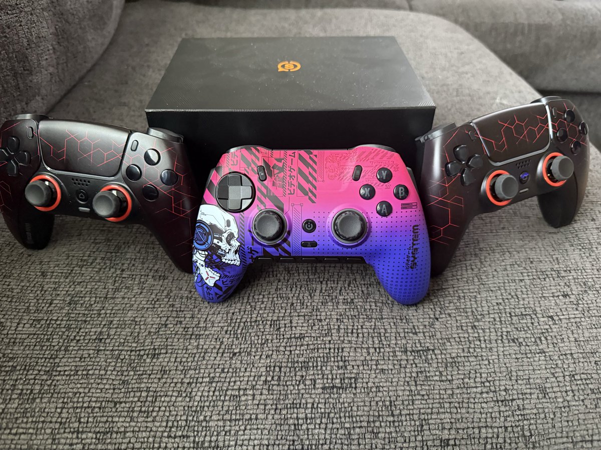 Thank you <a href="/ScufGaming/">SCUF</a> and <a href="/OctaneCollege/">Octane Collegiate</a> for the sweet gear from the Fall Season Championship.