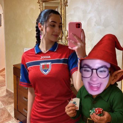 ivantoran's tweet image. La segunda y penúltima de la noche.

Cada vez que la miro me gusta más. No puede ser más bonita.