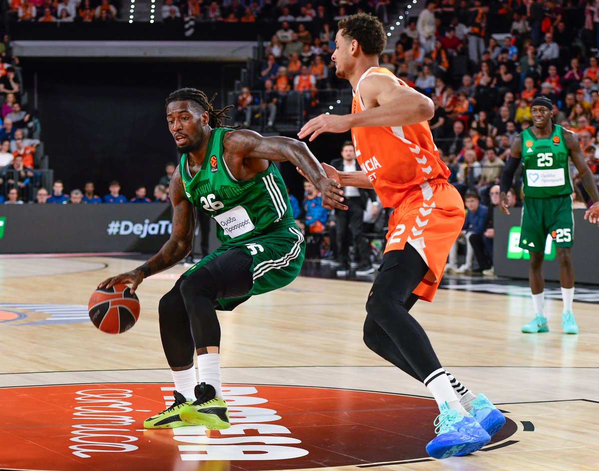 Green Watch tweet media