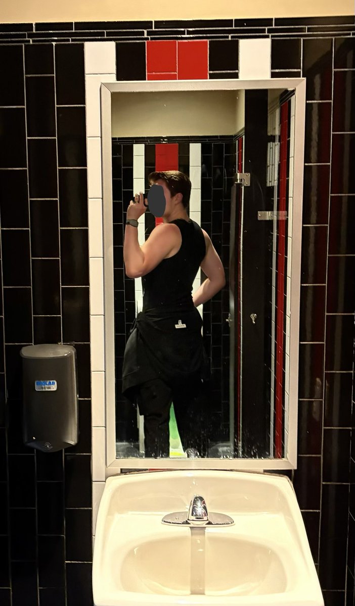 NightAkali tweet media