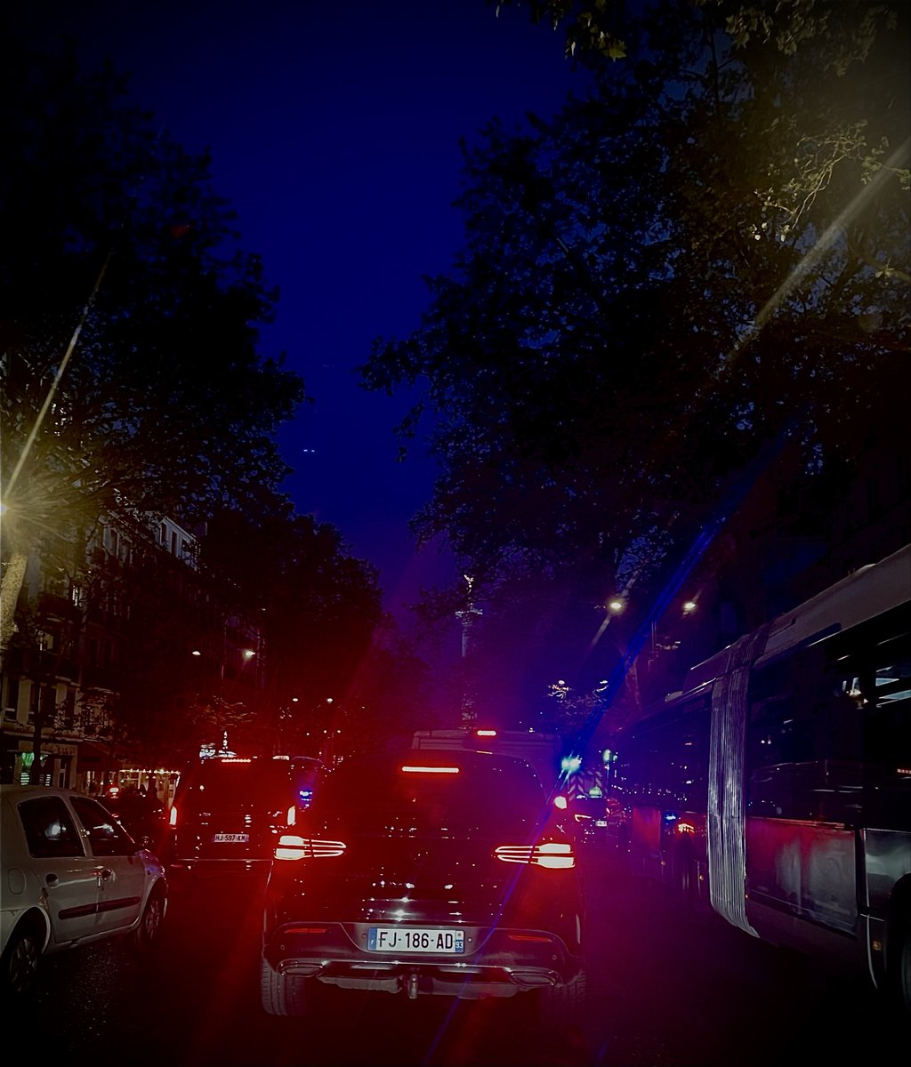 Llyaollya's tweet image. Everything keeps moving.
I’m about to lose everything.

Mother of two.
Running out of time.

Help or share.
gofund.me/010b3223e

#UrbanNight #LightAndShadow #GoFundMe #Urgent #Help