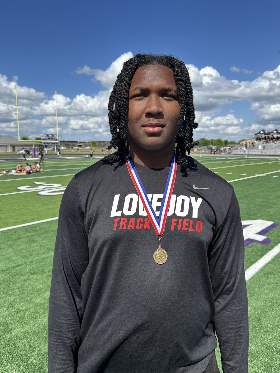 Congrats to <a href="/LovejoyXCTF/">Lovejoy XC / T&F</a> Jayden Thompson for his🥇in the JVB Shot Put @ the UIL 9-5A District Meet with a throw of 44’1.25”‼️