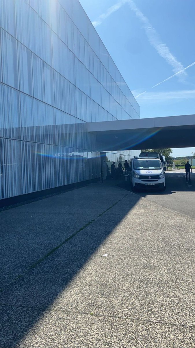 bandeuse2cite's tweet image. j’viens de retrouver ça dans ma galerie mdrrr je m’étais évanouie dans le bus ils m’ont emmenée aux urgences #trauma