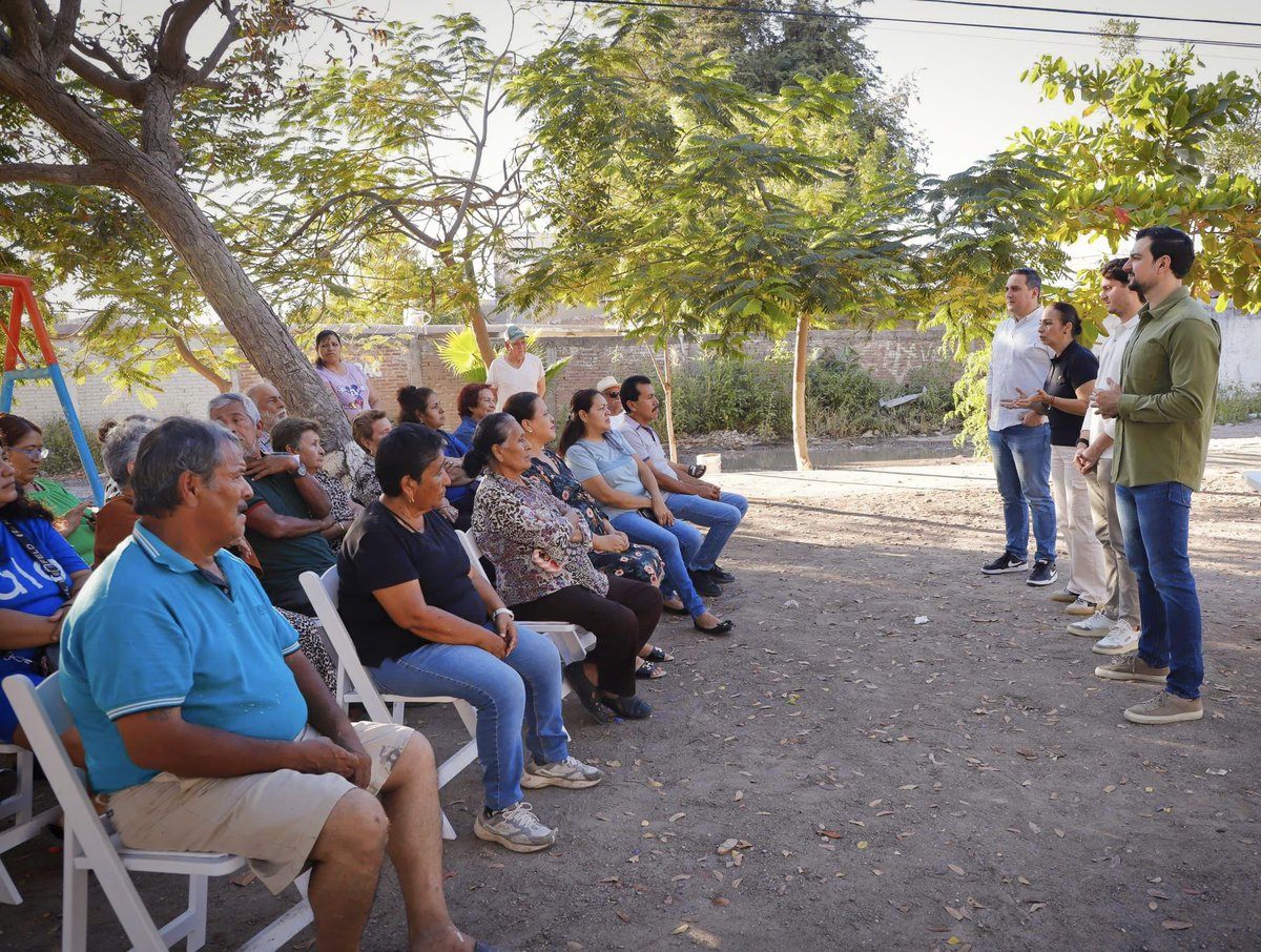 Guatimea's tweet photo. De corazón y en equipo, todo sale mejor. Gracias, familia verde de la colonia Pemex. https://t.co/SrmCzLk5t1