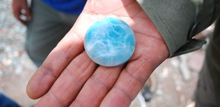 antinousgaygod's tweet photo. 🪷 #Larimar, also called "Dolphin Stone," helps you remove barriers during tonight's #Capricorn #ThirdQuarter, which we call the #HadriansWall lunar phase in #Antinous #MoonMagic. Certified crystals advisor #MartinCampbell offers full details here: https://t.co/sDf44xemzX 🪷 https://t.co/M2ajXnMJQH