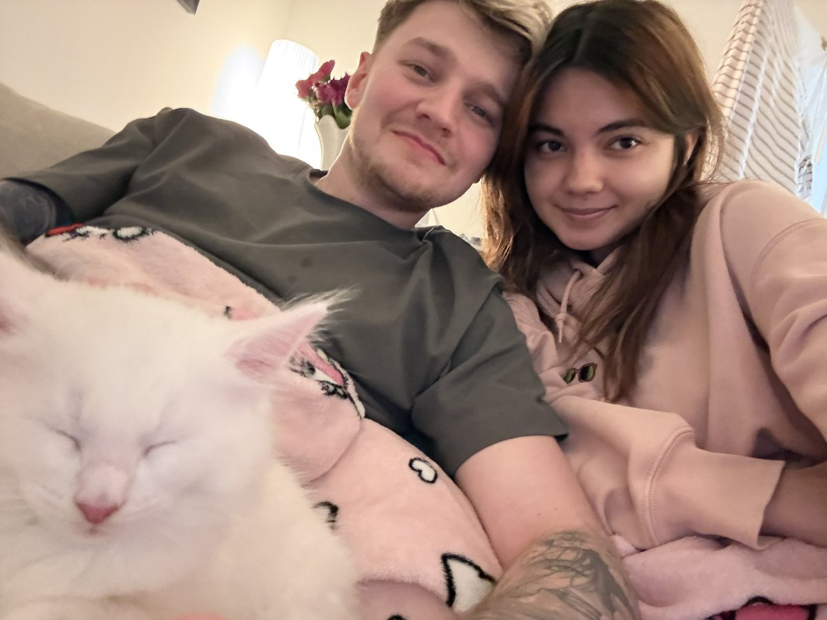 Doki_R6's tweet image. Welcome to the family Casper 🐈 👻