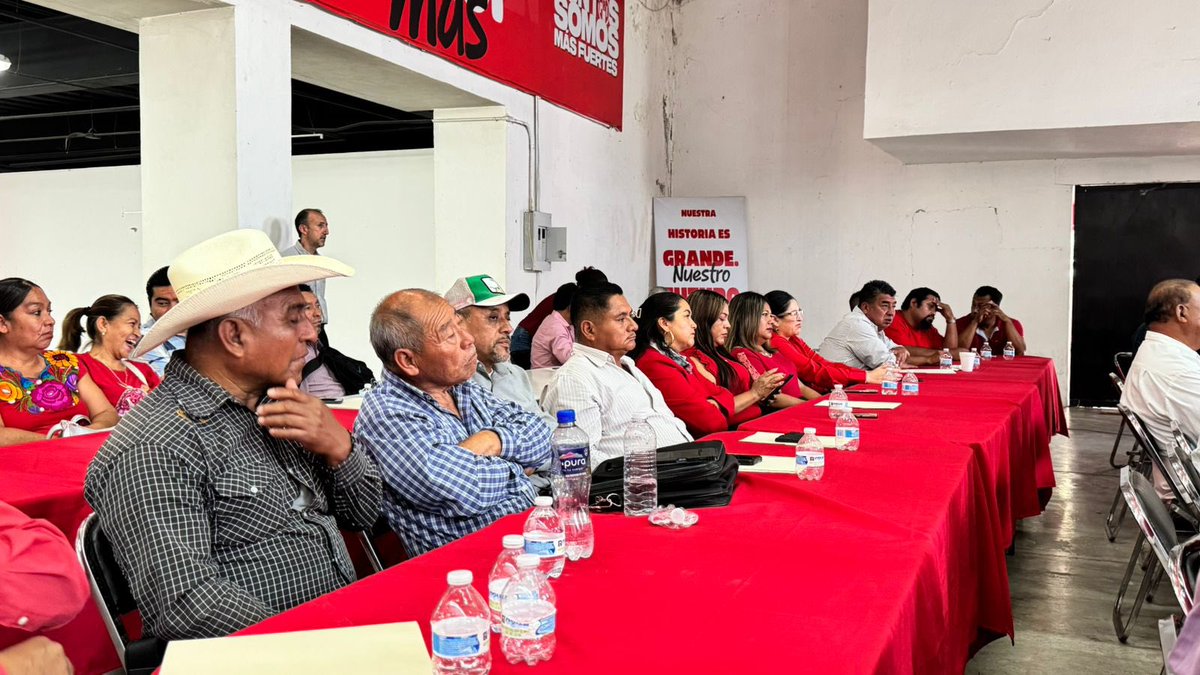 Con el impulso de esa cercanía, seguiremos trabajando en equipo.

 Los liderazgos municipales hoy reunidos, son clave para fortalecer nuestra presencia en cada rincón del estado y construir juntos un PRI más cercano, unido y preparado para responder a los  retos venideros.