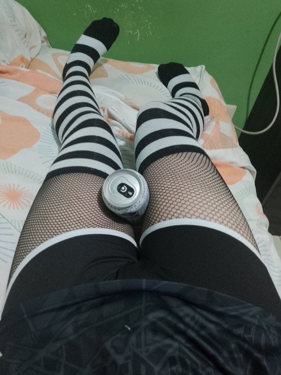 Alexitoxddd29's tweet photo. hola xd #femboytighs #femboy #femboyespañol https://t.co/C87gNgBaz4