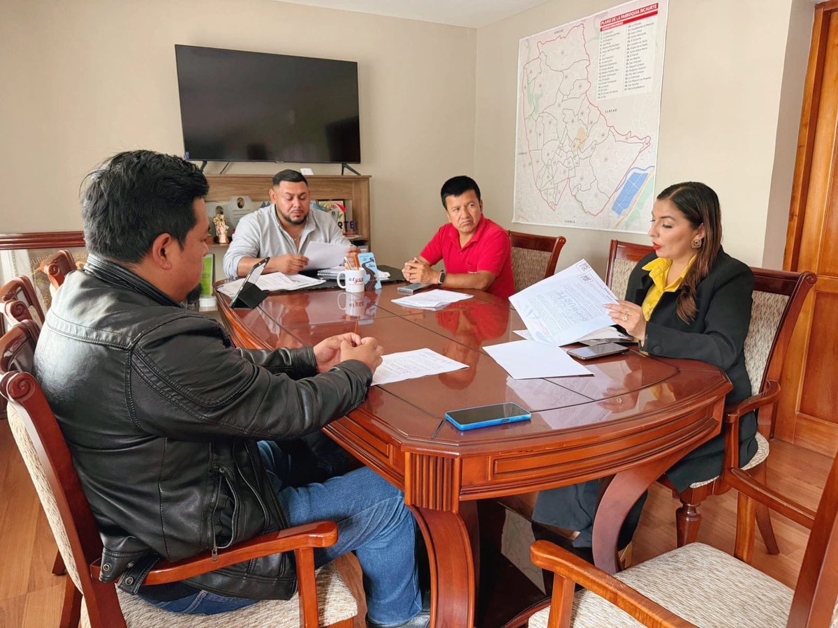 jennybermeom's tweet image. ¡Excelente noticia!
La Comisión de Seguridad del @RicaurteGAD será conformada oficialmente. Gracias a la invitación del presidente del GAD Josué Bravo y a los vocales, es fundamental trabajar en equipo de manera interinstitucional.
 ¡Juntos, por un #Ricaurte más seguro!💪