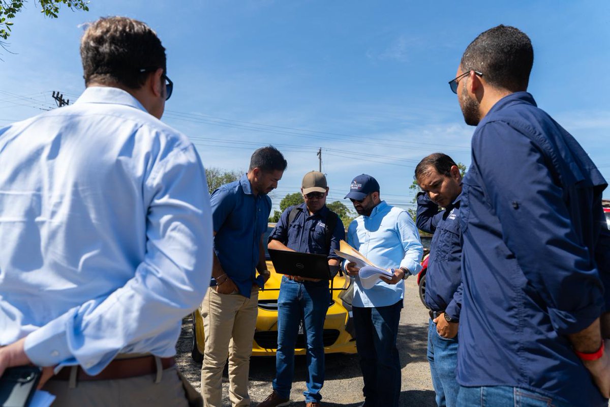 justobotacio's tweet photo. En Santiago de Veraguas, junto al alcalde del distrito de Santiago viendo en sitio los planes para realizar la inversión de los recursos de manera ordenada a los proyectos que se necesitan. https://t.co/aPzDjyxlPt